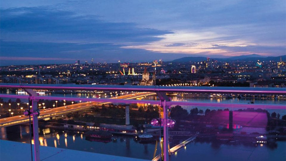 carousel_ausblick_bei_nacht_960x540