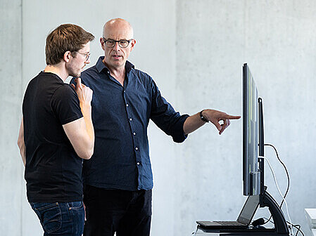 csm_iteratec_Dialog_stehend_06_600x337_96066abd26