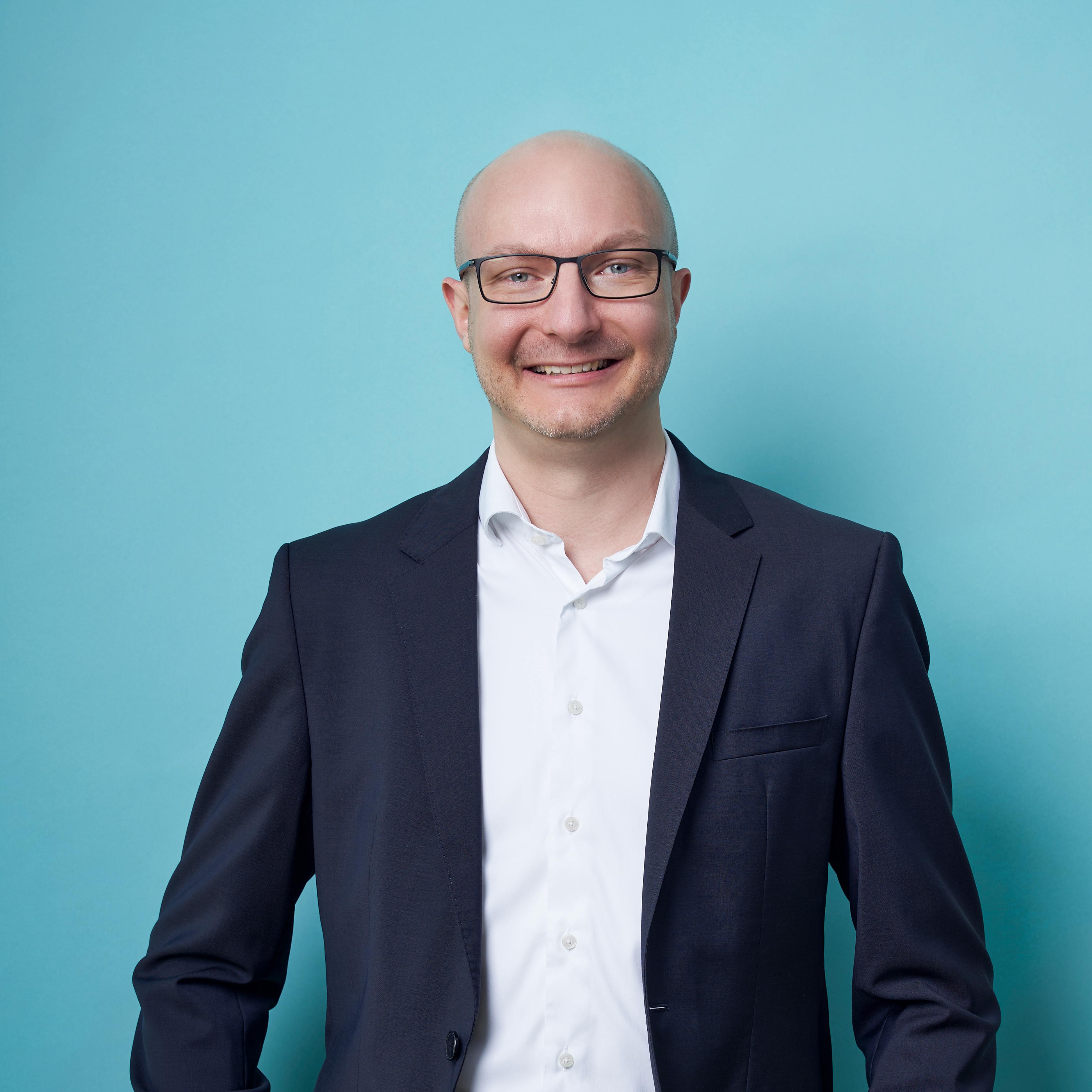 Dr. Michael Gebhart